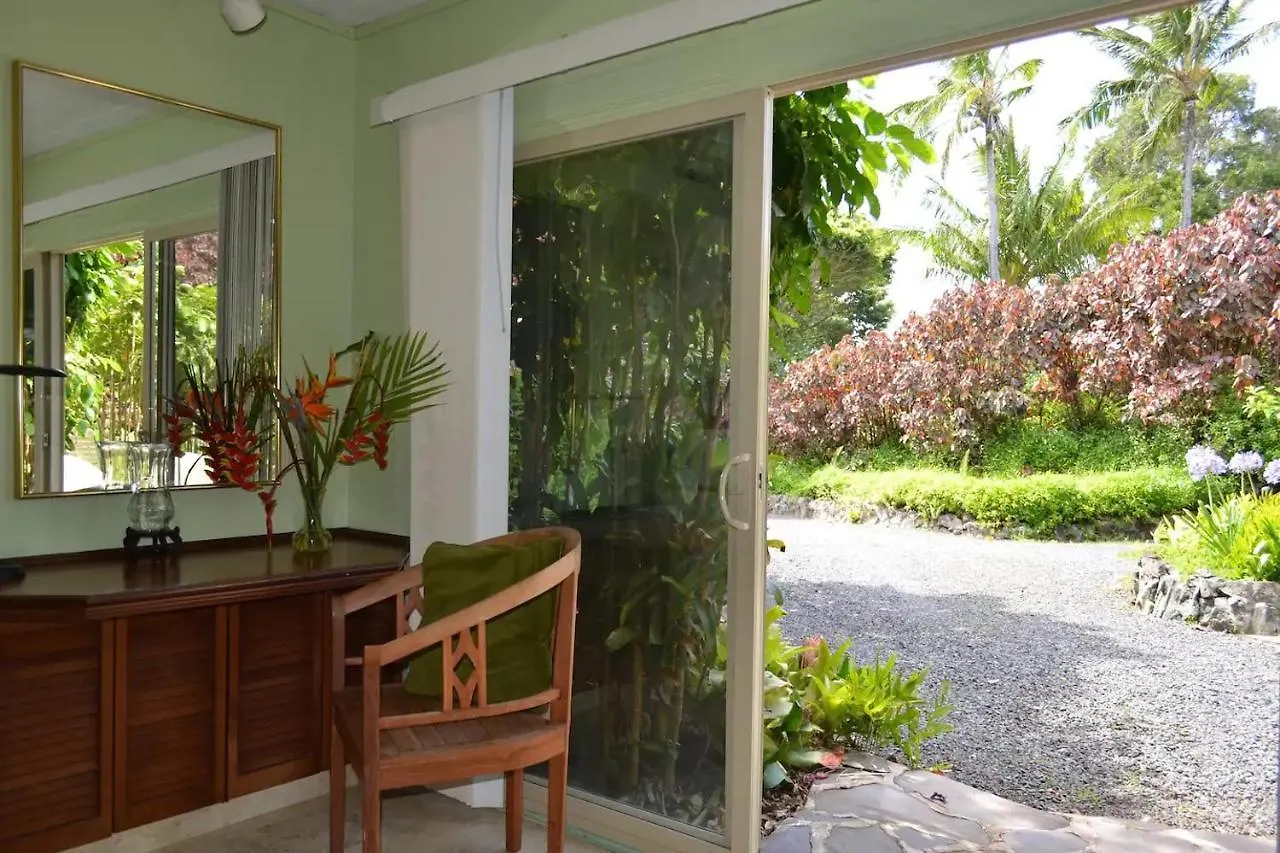 Plumeria Room On A Lush Farm On Maui'S North Shore Huelo