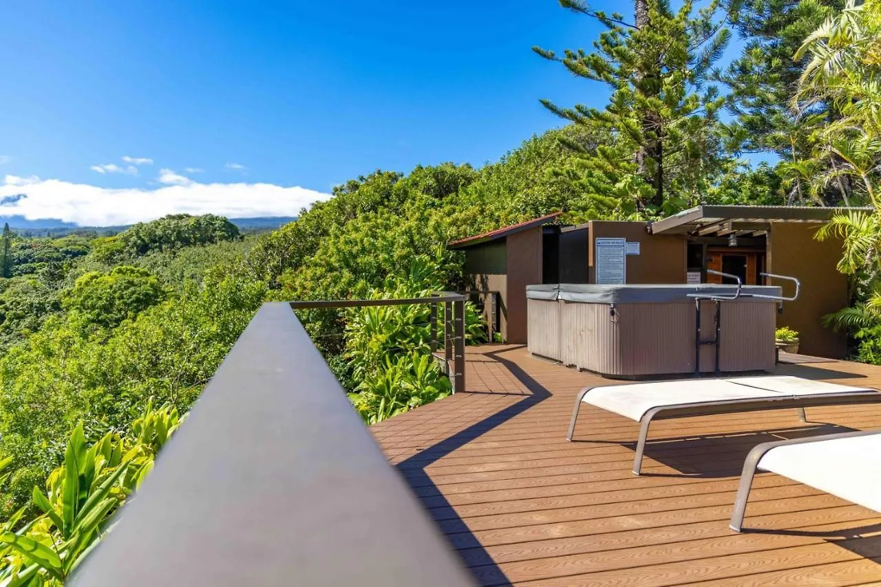 Plumeria Room On A Lush Farm On Maui'S North Shore Huelo United States