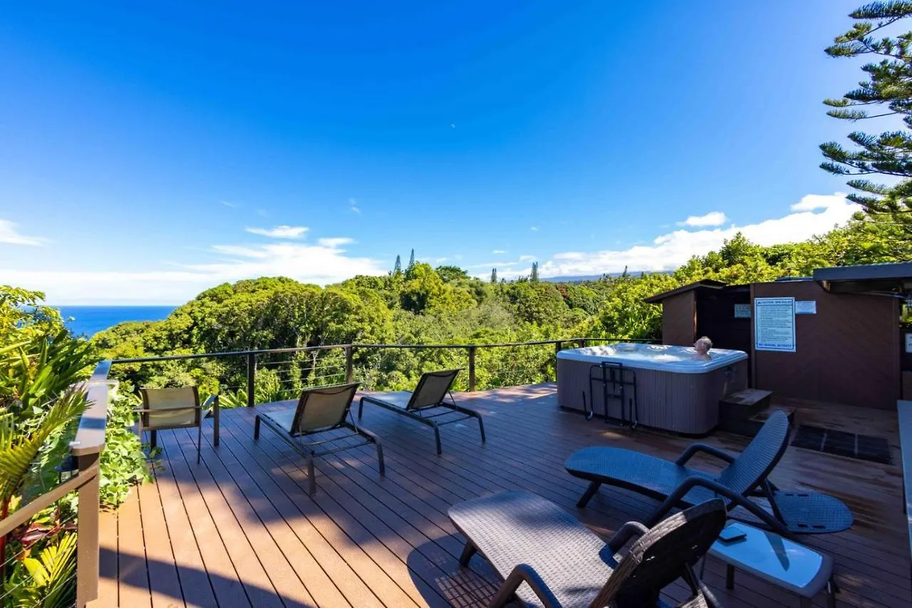 Plumeria Room On A Lush Farm On Maui'S North Shore Huelo